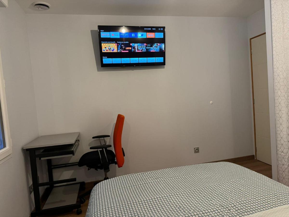 Chambre Privee/Climatisee+Tv /Petit Dejeuner Inclu/Tout Confort Nevers Bagian luar foto