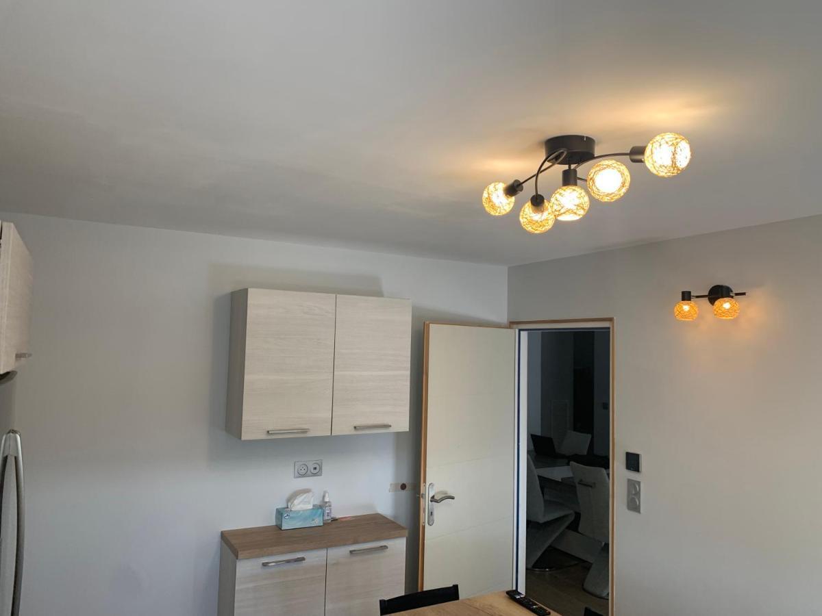 Chambre Privee/Climatisee+Tv /Petit Dejeuner Inclu/Tout Confort Nevers Bagian luar foto