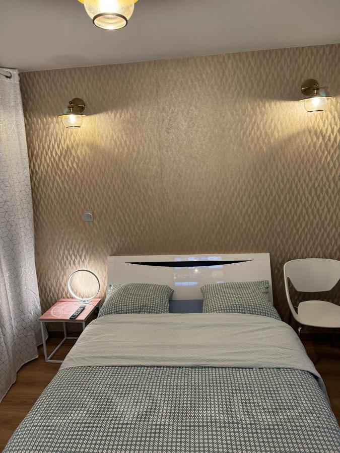 Chambre Privee/Climatisee+Tv /Petit Dejeuner Inclu/Tout Confort Nevers Bagian luar foto