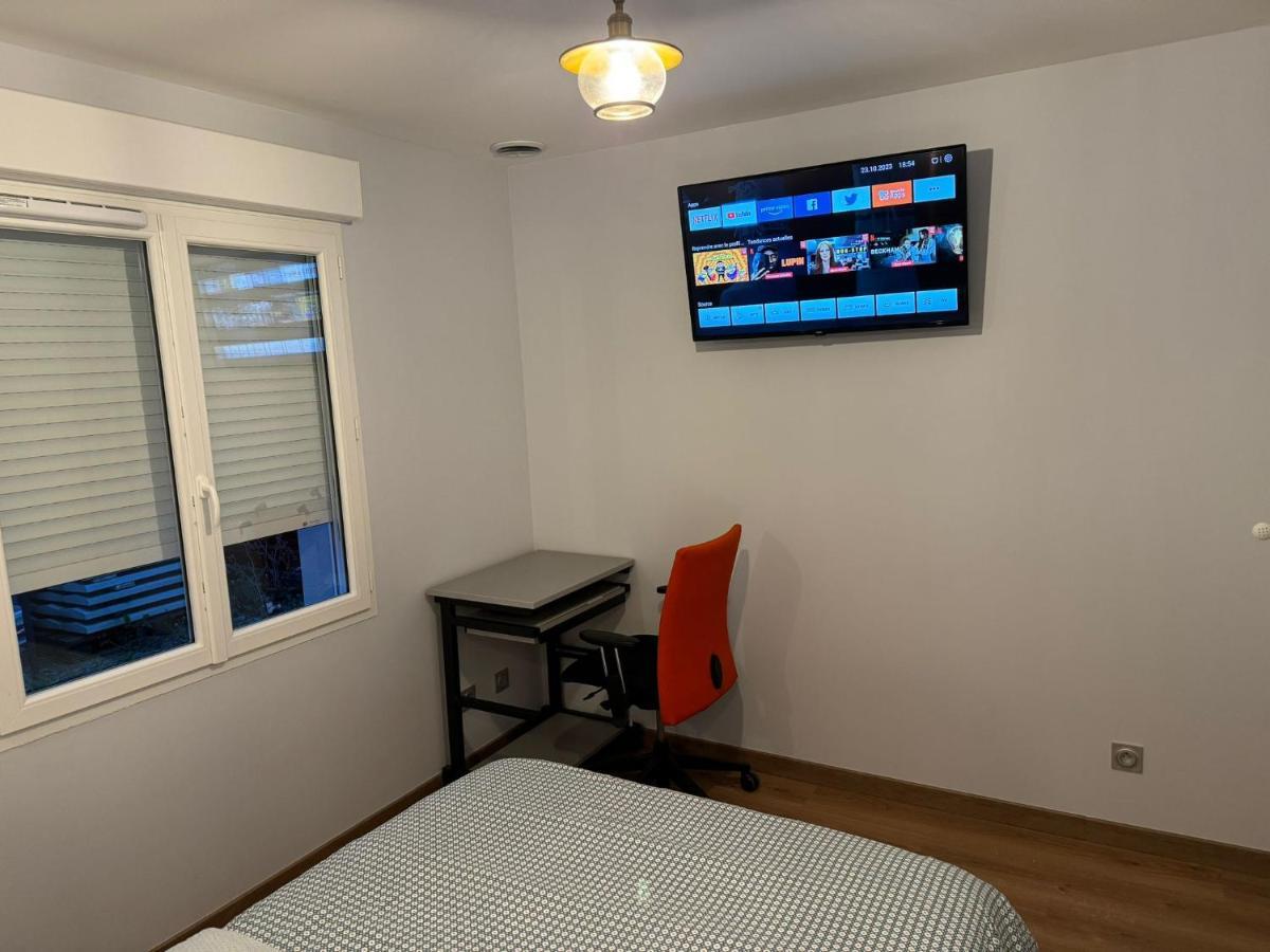 Chambre Privee/Climatisee+Tv /Petit Dejeuner Inclu/Tout Confort Nevers Bagian luar foto