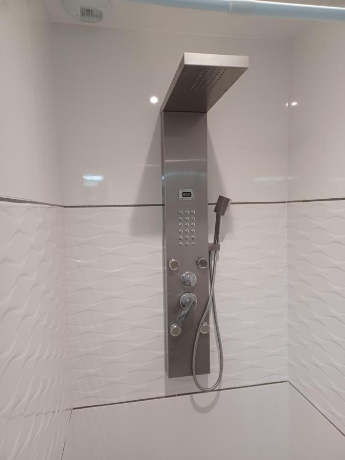 Chambre Privee/Climatisee+Tv /Petit Dejeuner Inclu/Tout Confort Nevers Bagian luar foto