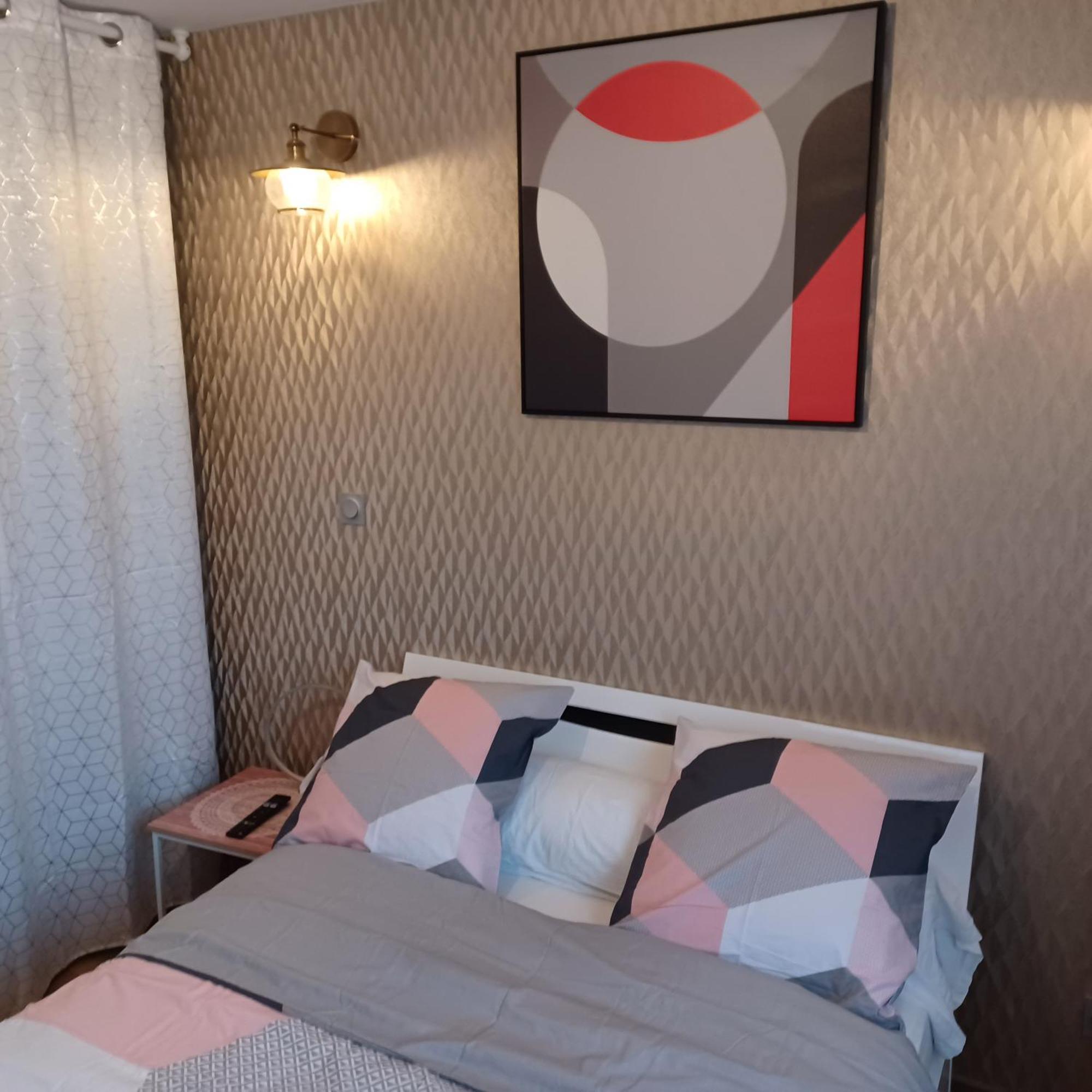 Chambre Privee/Climatisee+Tv /Petit Dejeuner Inclu/Tout Confort Nevers Bagian luar foto
