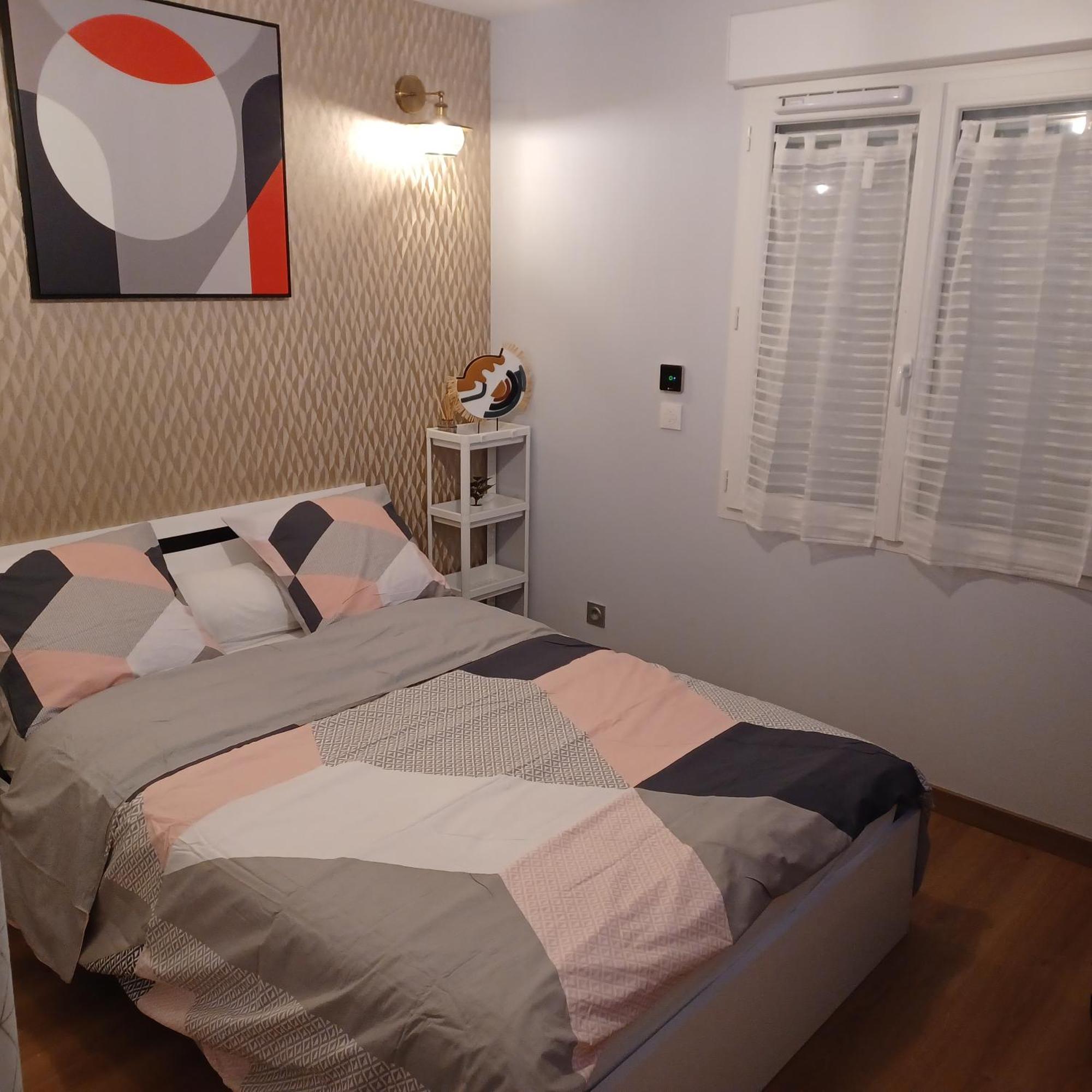 Chambre Privee/Climatisee+Tv /Petit Dejeuner Inclu/Tout Confort Nevers Bagian luar foto